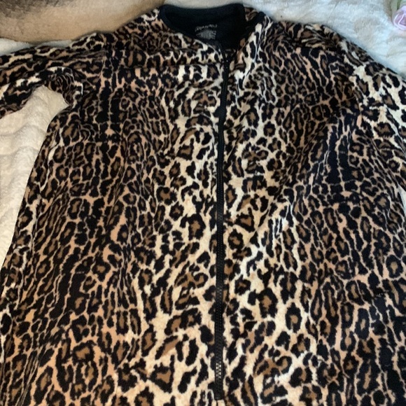 Medium leopard print onsie pajama - Picture 4 of 8